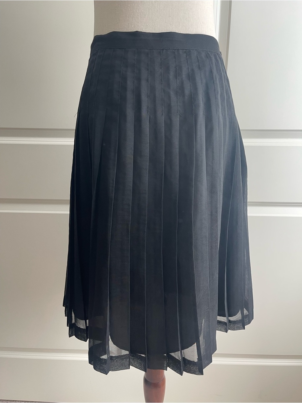 Kathy Ireland Size 12 Black Pleated Midi Skirt Sheer Overlay Lined